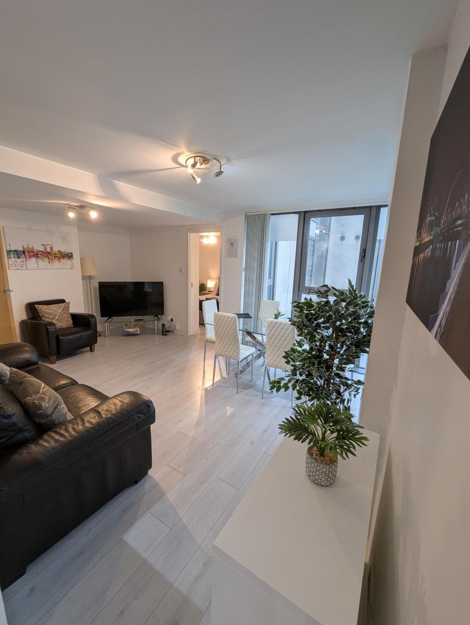 Glasgow City Centre Waterfront Apartment Eksteriør bilde